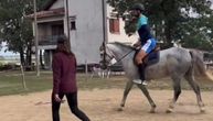 Another great video of Djokovic on Kosmaj: Novak "maneuvers" on horseback with no problem, Jokic would like it