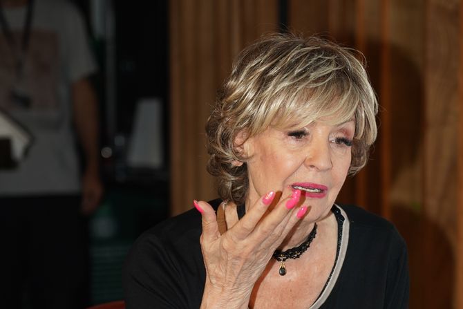 Lepa Lukić Lepa Lukić