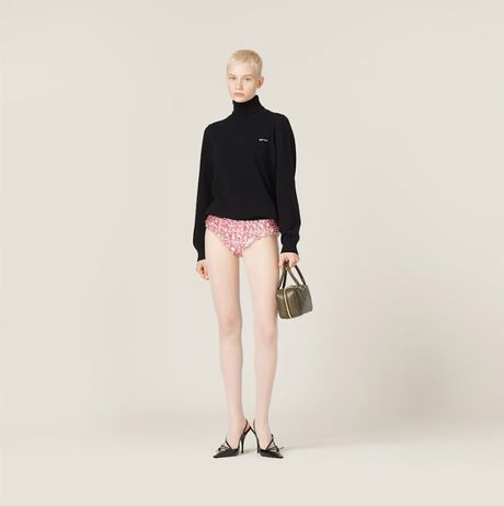 Vezene gaćice od svile i vune