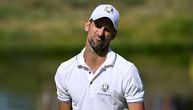 Najjače fotke Novaka sa golfa: Kung-fu potezi, gimnastika, skokovi, grimase...