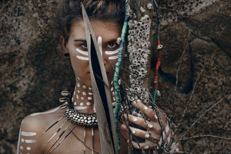 Žene, lovci, pleme