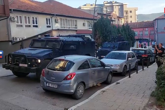 Kosovska policija, upad, Kosovo i Metohija, KBC Kosovska Mitrovica, Kosovska Mitrovica