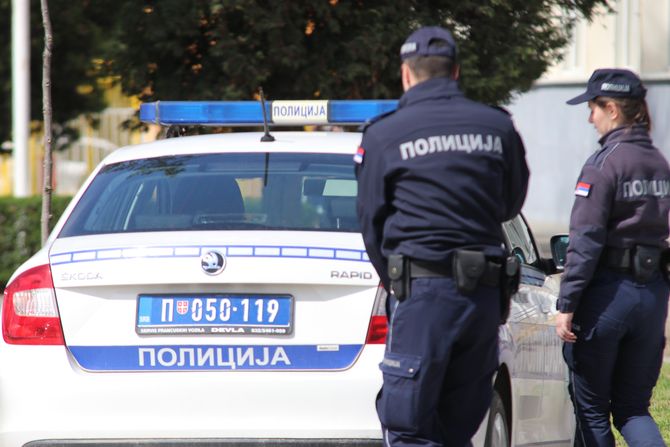 policija