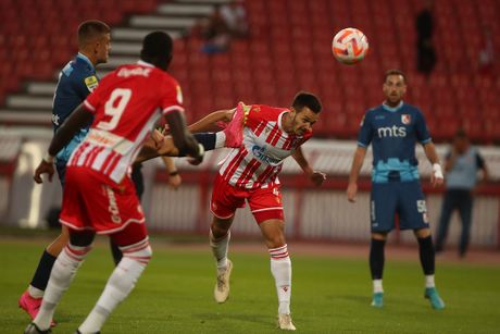 FK Radnicki Nis 1-2 FK Crvena Zvezda Belgrad :: Zusammenfassungen :: Videos  