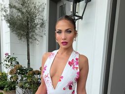 Dženifer Lopez cvetna haljina