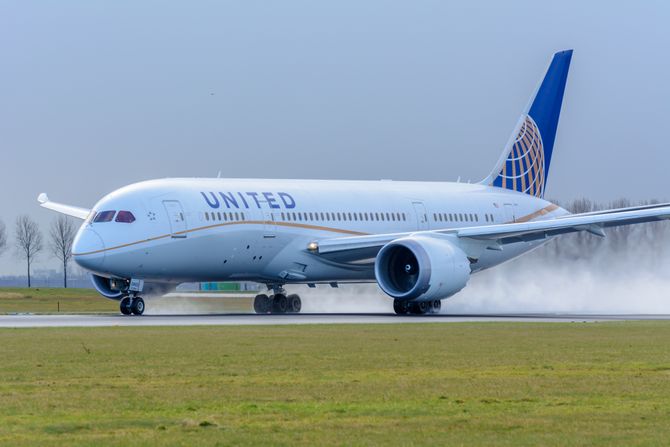 United Airlines Boeing 787