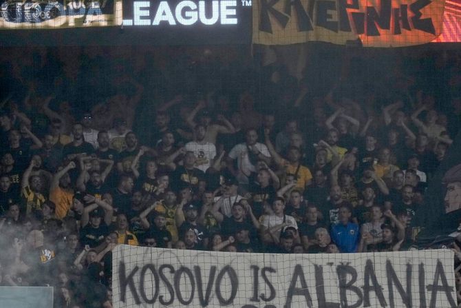 FK AEK, Kosovo je Albanija