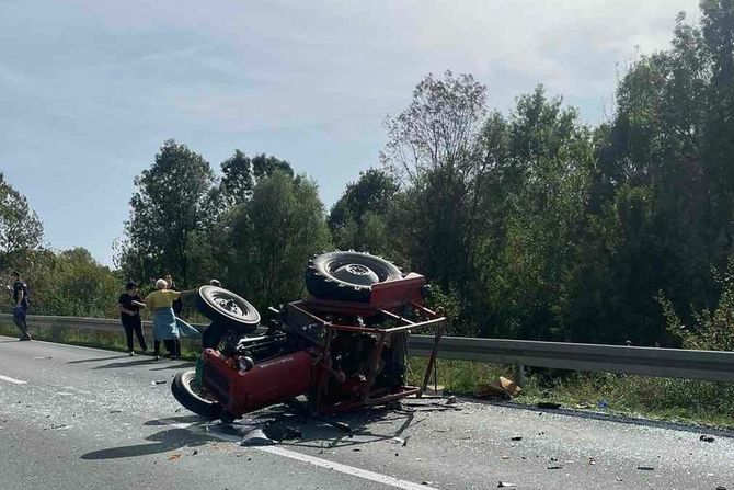 Sudar na Ibarskoj, traktor i šleper