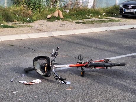 Biciklista povređen u sudaru na Vizantijskom bulevaru u Nišu