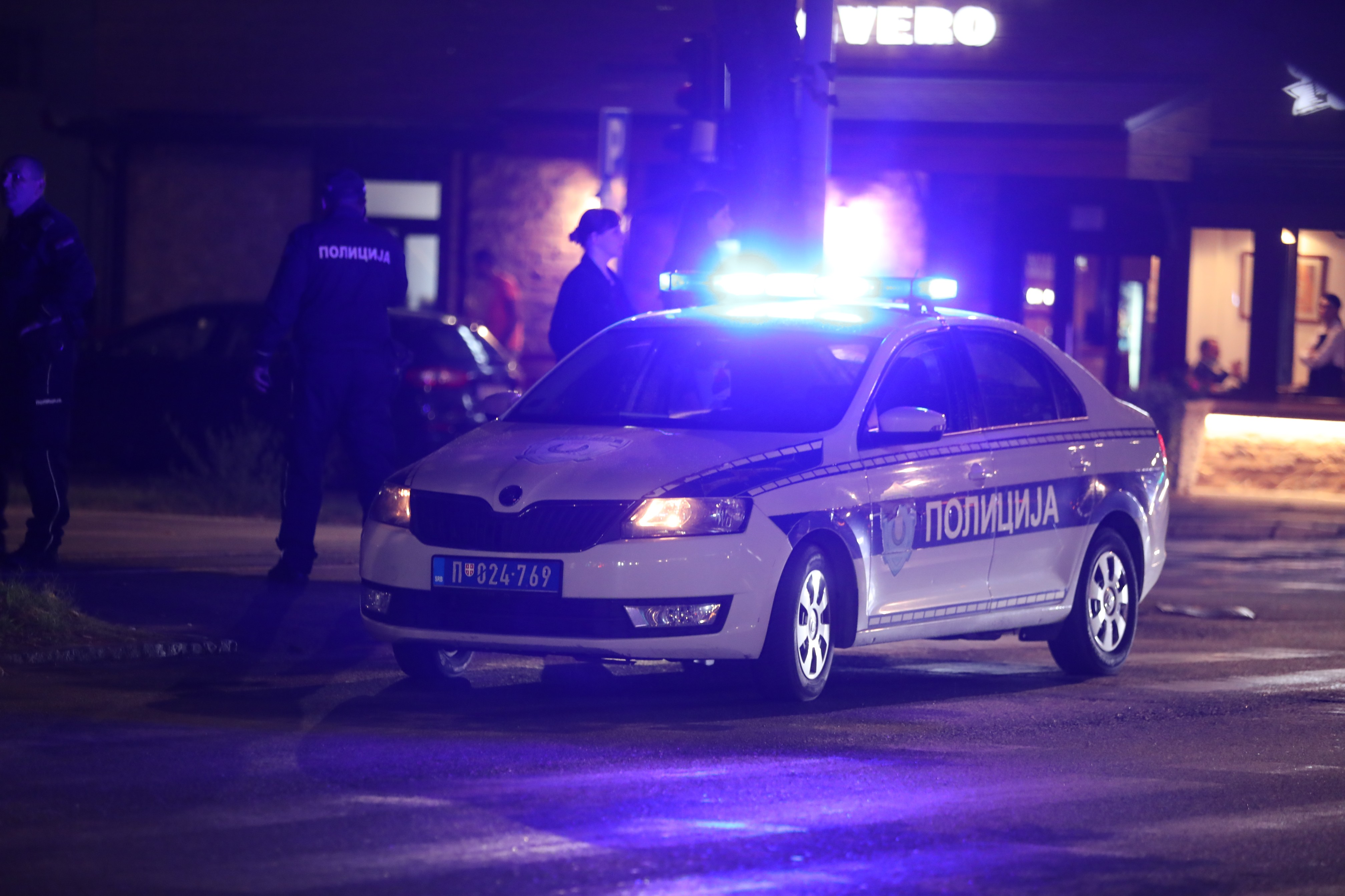 Nezapamćena pljačka na Starom gradu: Troje dece provalilo u piceriju, policija ih uhvatila na delu