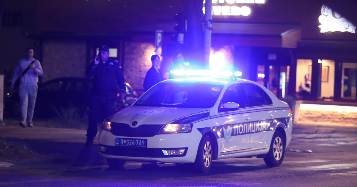Tragedija u Beogradu: Izbila je porodična svađa, deda je izašao iz stana, a onda su ispred zgrade odjeknula dva pucnja – Vijesti Tragedija u Beogradu: Izbila je porodična svađa, deda je izašao iz stana, a onda su ispred zgrade odjeknula dva pucnja – Vijesti