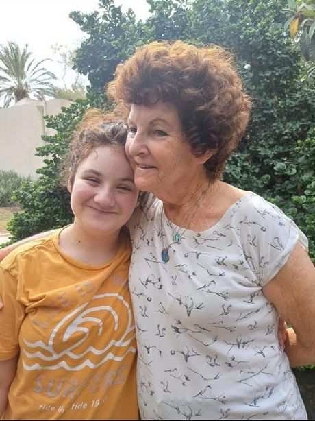 Rat u Izraelu žrtve Noya Dan, and their grandmother Carmela Rat u Izraelu žrtve Noya Dan, and their grandmother Carmela
