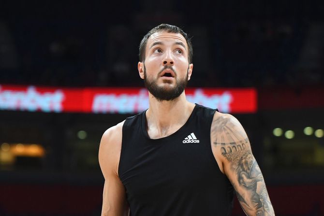 Žofri Lovernj, Majk Tobi, KK Asvel, KK Crvena zvezda Žofri Lovernj, Majk Tobi, KK Asvel, KK Crvena zvezda