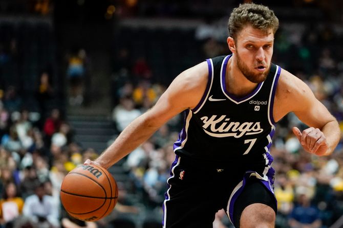 Saša Vezenkov Saša Vezenkov