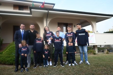 Porodica Milićević, Italija