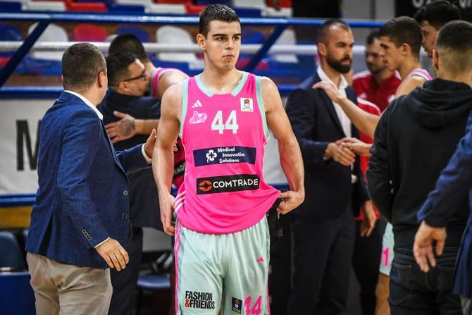 Nikola Topić Nikola Topić