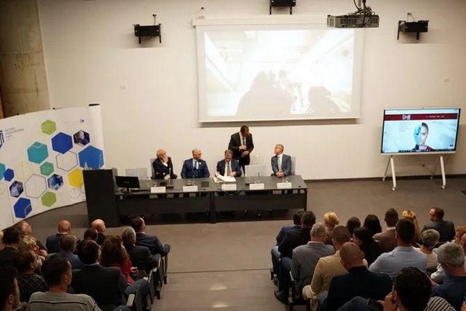 panel diskusija „Sinergija nauke i privrede