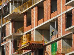 Novogradnja, izgradnja, građevina, gradilište, Beograd vremenska prognoza, jesen, jesenje vreme, ulica, šetači