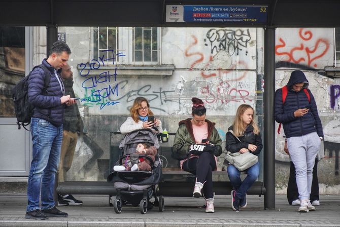 Beograd vremenska prognoza, jesen, jesenje vreme, ulica, šetači