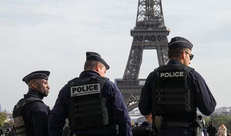 Francuska pretnje bombom evakuacija policija
