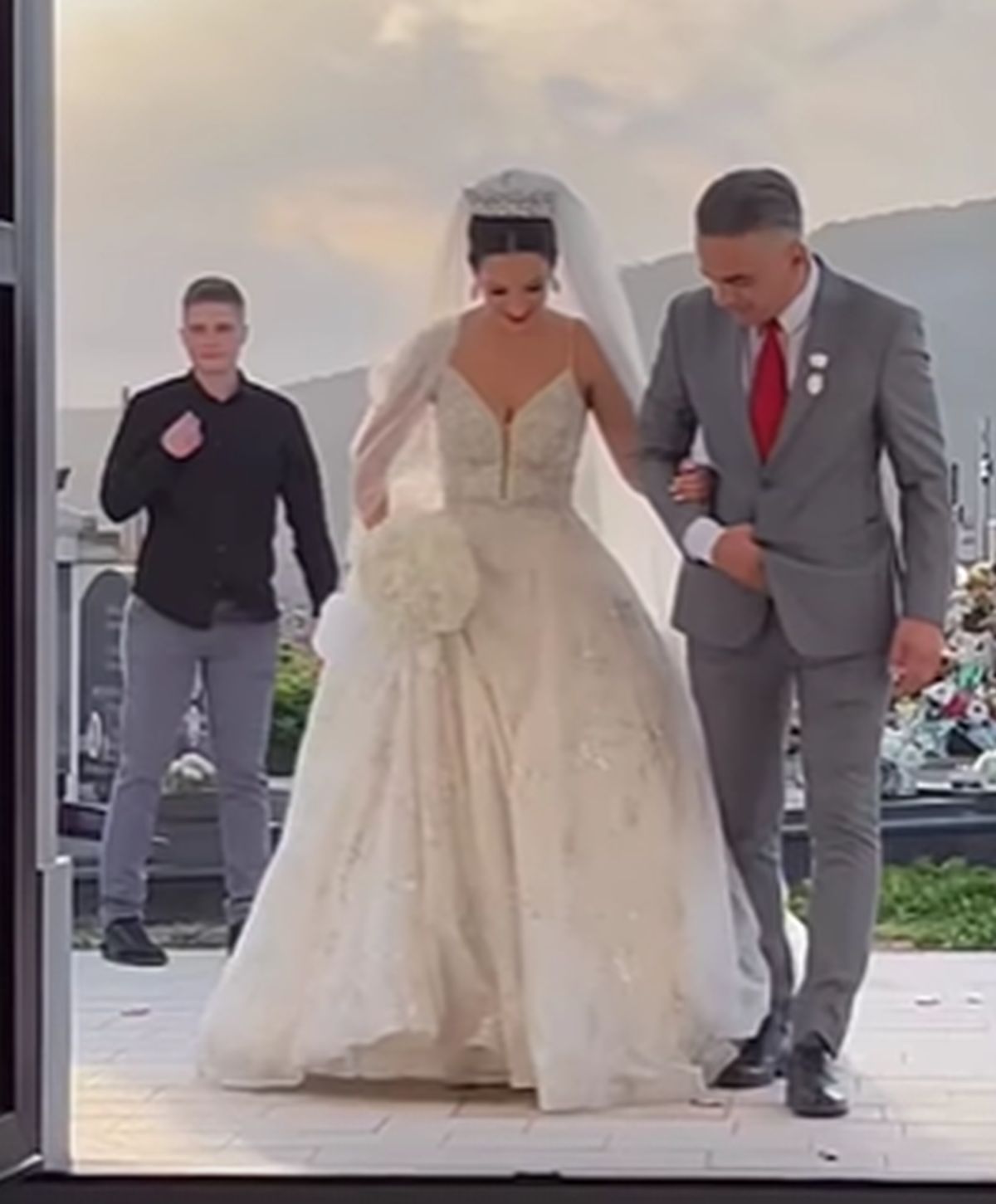 Naša pevačica rodila drugo dete hrvatskom biznismenom: Sada krstili ćerkicu, kumove jedva izabrala zbog...