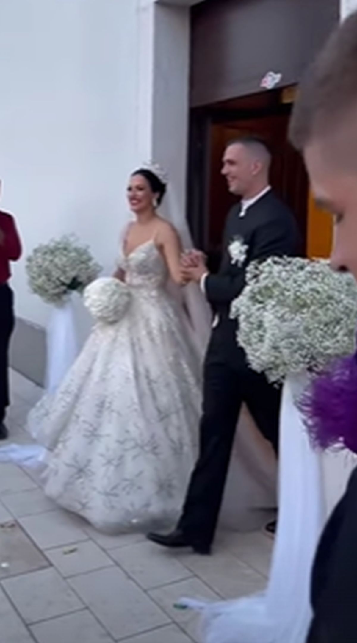 Naša pevačica rodila drugo dete hrvatskom biznismenom: Sada krstili ćerkicu, kumove jedva izabrala zbog...