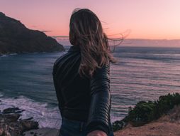 horoskop, zodijak, astrologija, devojka, zalazak sunca, more, obala