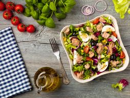 tuna salata, tuna, salata, recept, kuhinja, riba