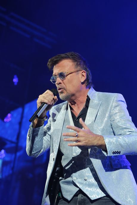 Dziboni Điboni Gibonni koncert u Areni Dziboni Điboni Gibonni koncert u Areni