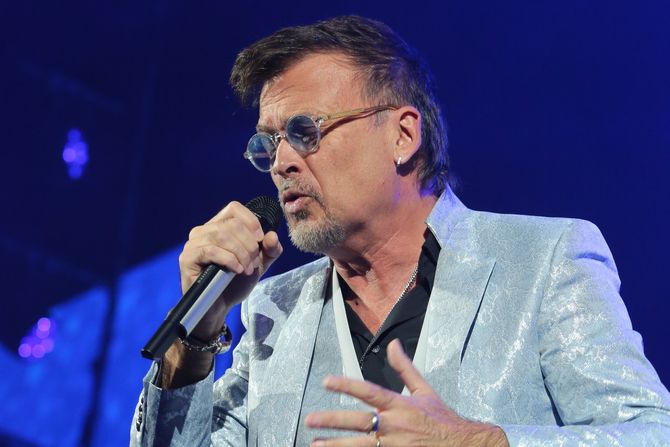 Dziboni Điboni Gibonni koncert u Areni Dziboni Điboni Gibonni koncert u Areni