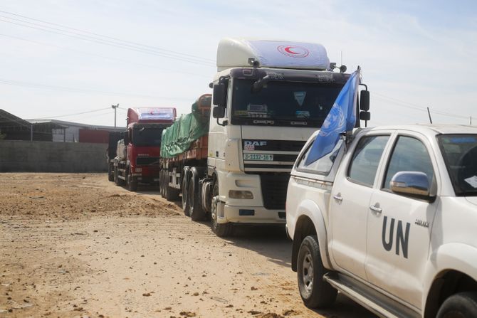 Granični prelaz Rafah humanitarna pomoć pojas Gaze kamioni