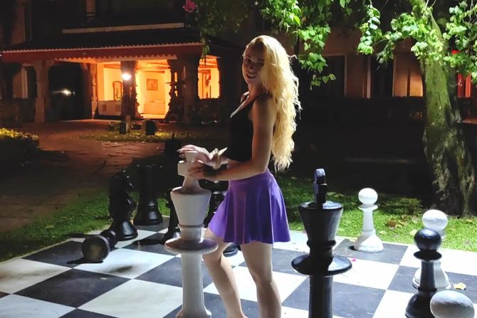 Laura Unuk Laura Unuk