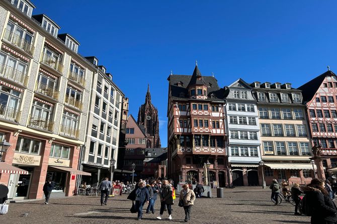 NEMAČKA FRANKFURT PANORAMA CENTAR GRADA