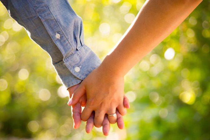 par, ljubavni par, ruke, prsti par, ljubavni par, ruke, prsti