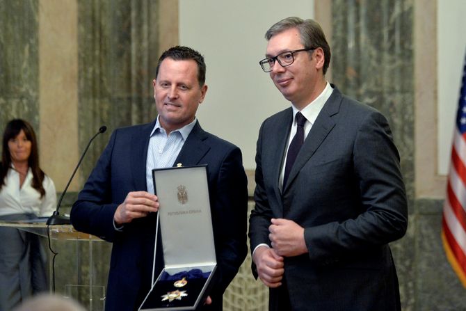 Aleksandar Vučić i  Ričard Grenel, uručenje  Ordena srpske zastave