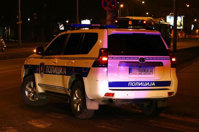 Policija automobil vozilo uviđaj