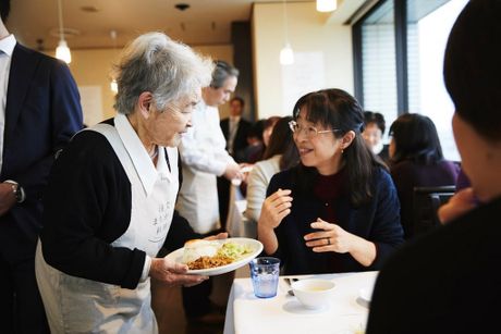 Japan restoran pogrešnih porudžbina demencija Japan restoran pogrešnih porudžbina demencija