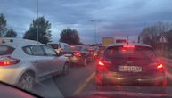 Sve stoji na Zrenjaninskom putu ka Beogradu: Nepregledna kolona vozila, do mosta se putuje skoro sat