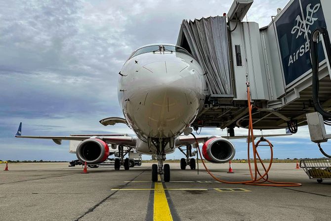 Air Serbia Embraer E195