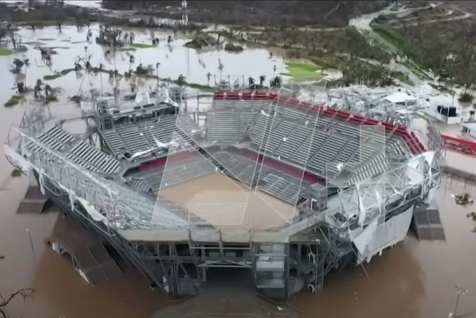 Akapulko, teniski stadion, uragan Otis