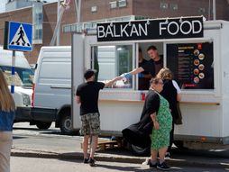 Kiosk prodavac balkanska hrana