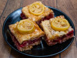 baklava, baklava sa višnjama, višnje, poslastica, desert