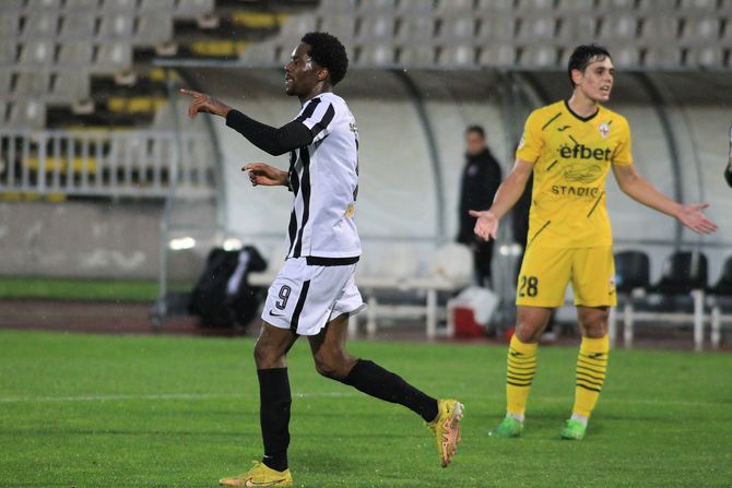 Kvinsi Menig, FK Partizan Kvinsi Menig, FK Partizan