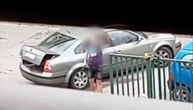 Dramatična scena u Krnjači: Vitlao nožem na parkingu, pravio sa pajtosima haos po zgradi i dvorištu