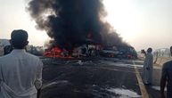 Vozila u plamenu, poginulo najmanje 30 ljudi: Jezivi prizori nakon lančanog sudara na auto-putu u Egiptu