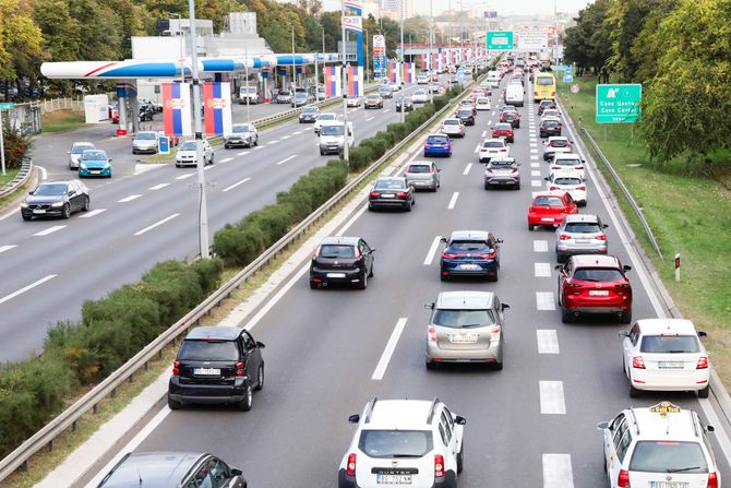 Gužva Gazela autoput auto-put