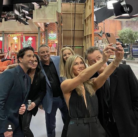 Dženifer Aniston prijatelji Metju Peri Dženifer Aniston prijatelji Metju Peri