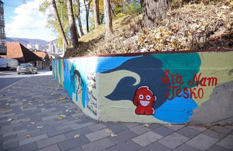 Oslikan zid u Užicu