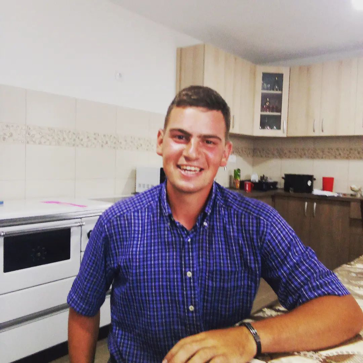 Najpoznatiji srpski seljak pokazao kako je farbao jaja za Uskrs! Njegov potez svi hvale: "Bravo domaćine!"