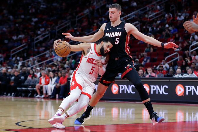 Nikola Jović i Fred VanVlit, Majami - Hjuston Nikola Jović i Fred VanVlit, Majami - Hjuston